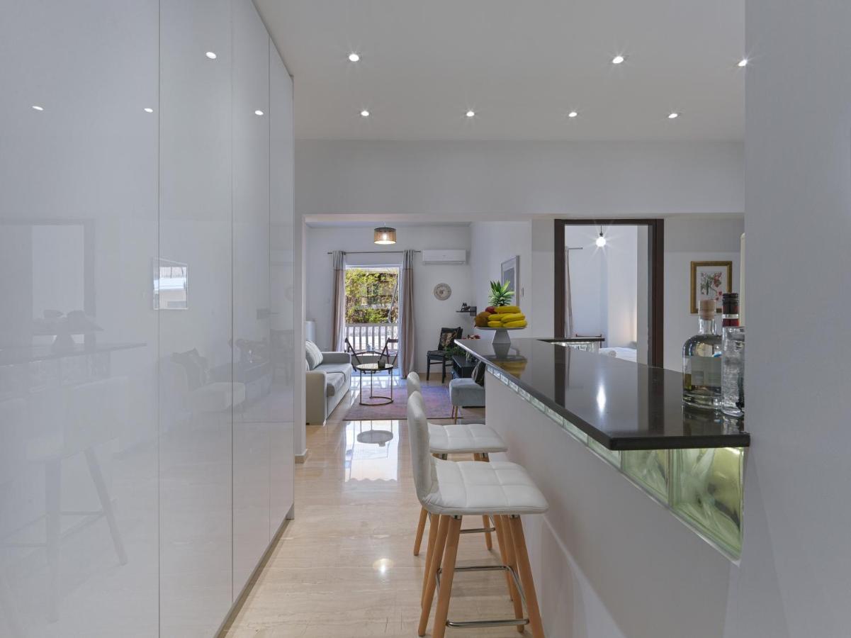 Newly Renovated Apartment In The Heart Of 아테네 외부 사진