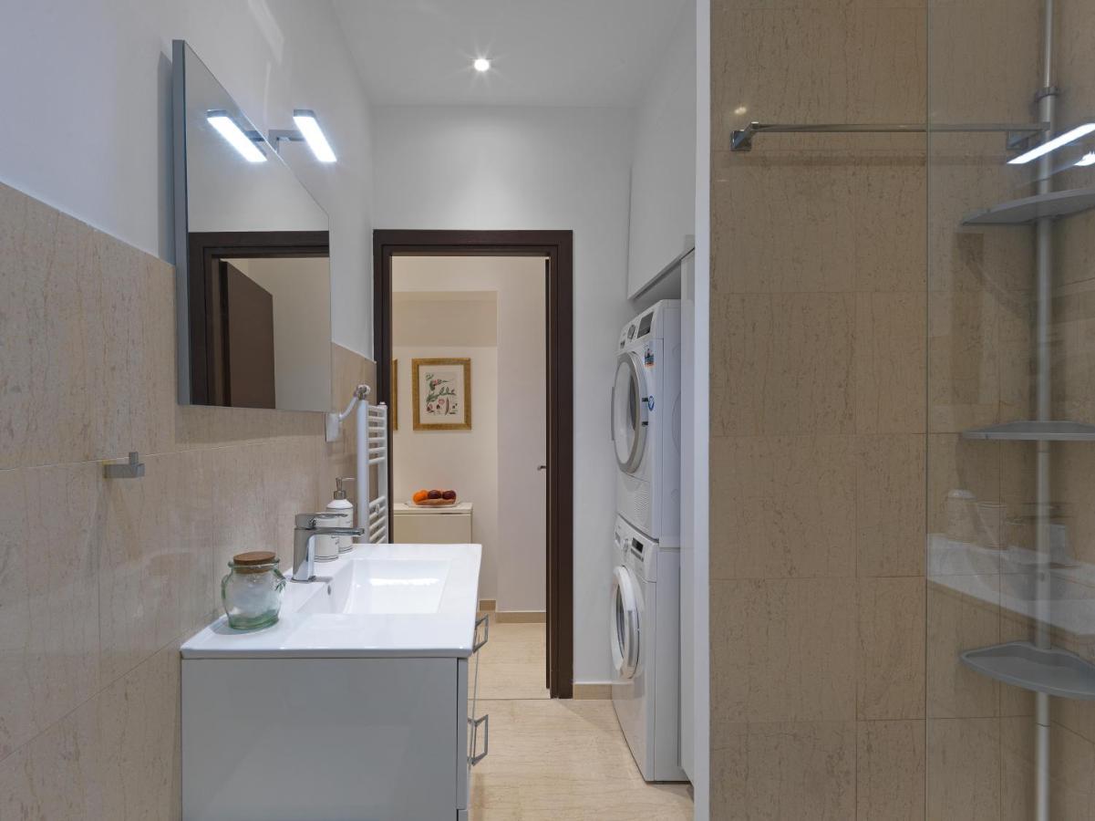 Newly Renovated Apartment In The Heart Of 아테네 외부 사진